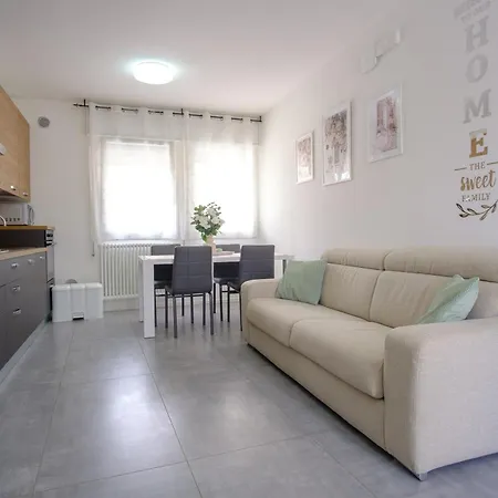 La Torre Flower Apartment
